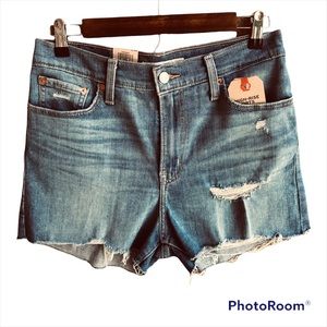 Levi's NWT Cutoff Shorts